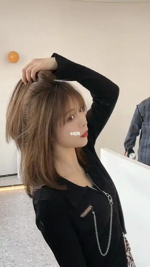 圆脸超适合得减龄锁骨发型