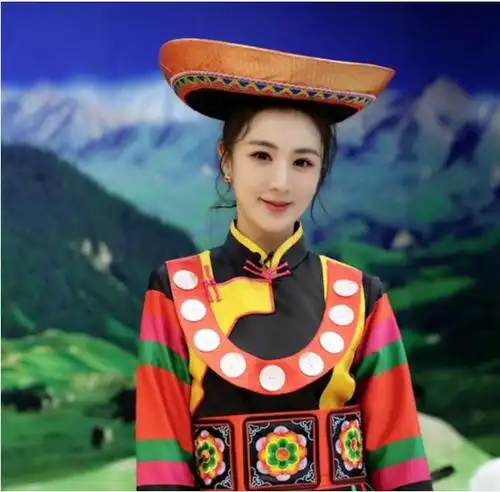 还在说网红无法逆袭薇娅22岁旧照被扒原装脸不输圈内艺人