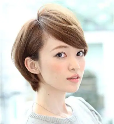 适合职场女性的短发发型设计清新干练