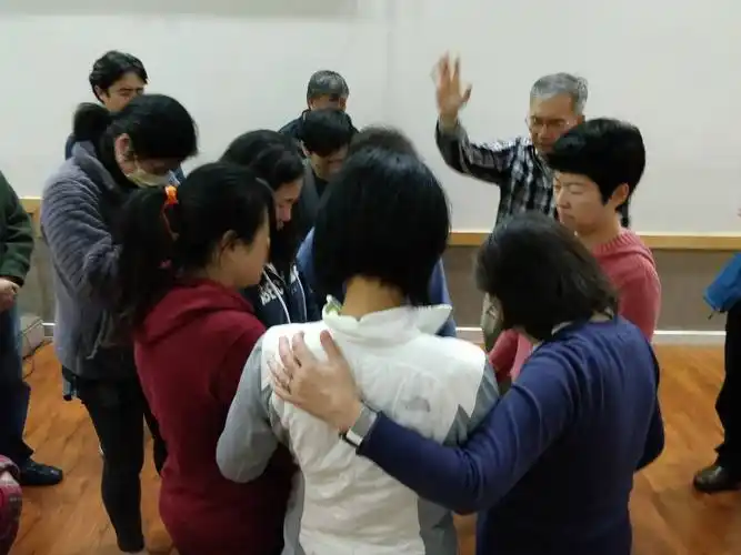 黎牧师特别为家庭联谊会特别祝福祷告!点击阅读:2,149