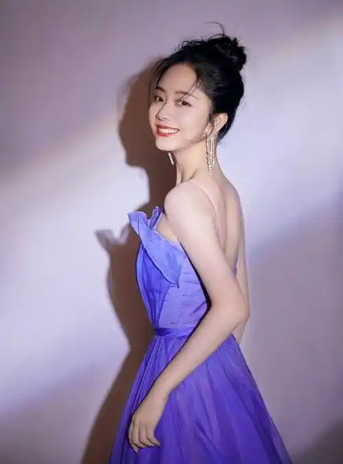 娱乐点评:任嘉伦,李沁,杨颖,文淇,黄景瑜,谭松韵_资源_团队_题材