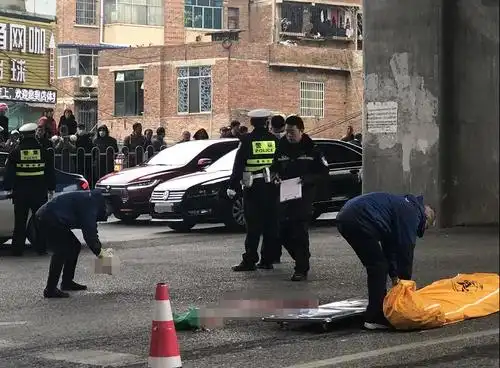 "场面太可怕了!"刚刚,贵阳望城坡一老人被货车碾压过头部,不幸身亡