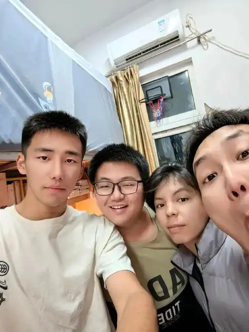 "如果平行时空"#合照 #大学生活 #185 #友情 #男生 - 抖音