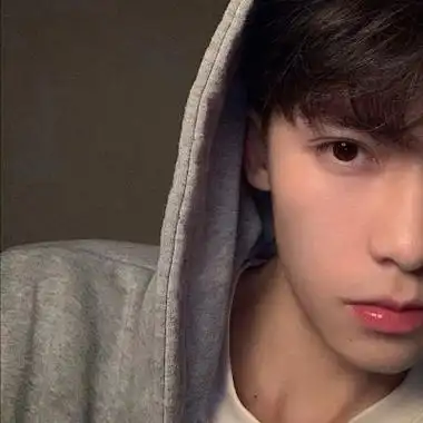 简单好看的高质感微信男头高清_男生头像_美头网