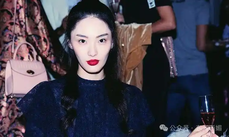 cp粉哭晕在厕所他已是一片废墟妹纸还越找越年轻