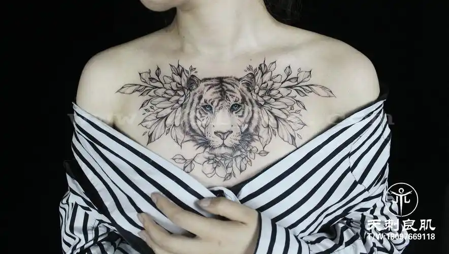 点刺花胸老虎素花纹身