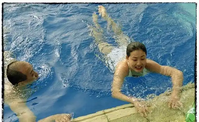 伏明霞拒绝下水?退役"跳水皇后",当年接拍广告人发抖!