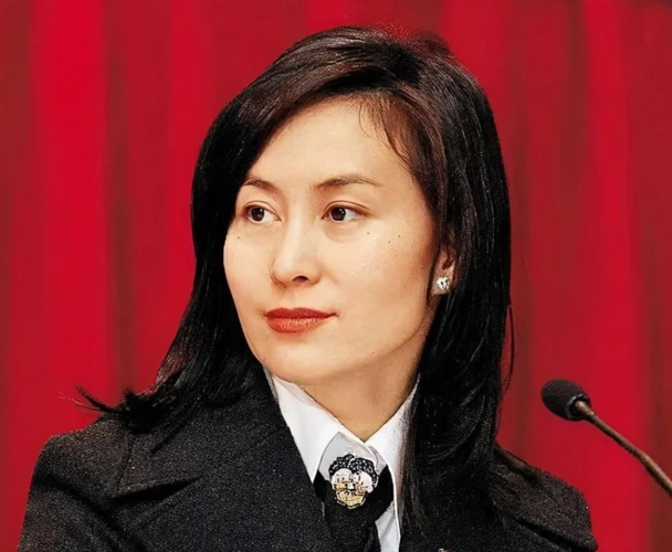 如今,何超琼都是单身一人,膝下也没有一儿一女,对她来说,自己想要爱的