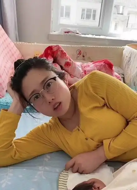 原以为怀孕时老婆很辛苦,没想到生完宝宝后,宝妈更辛苦!