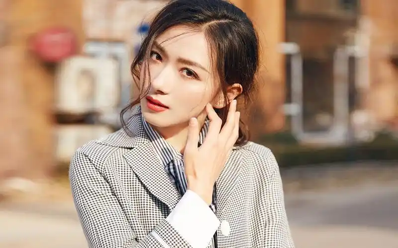 中国内地美女演员万茜,大陆明星-回车桌面