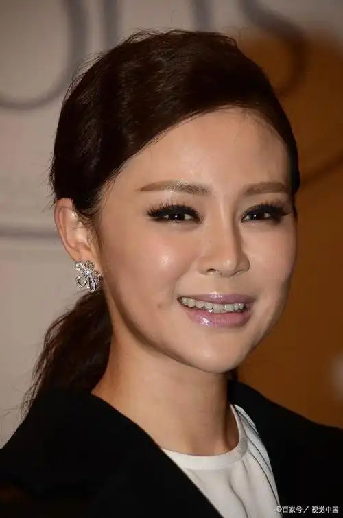 关悦——干练又顾家的知性女明星