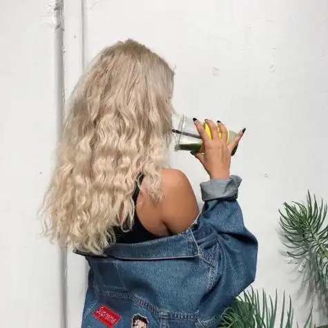 欧美御姐头像高冷气质头像,眼神中透露着智慧和自信