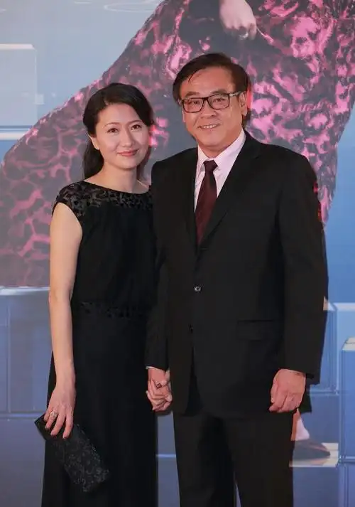 丈夫尔冬升并不是自己想象的那个样子,甚至他有短时间还和王婷一直在