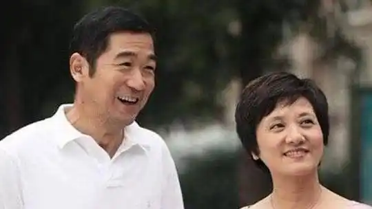 "老戏骨"张国立为娶新欢净身出户,人生美满时却败给了他_事情_儿子