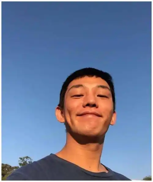 38岁知名男星刘亚仁承认吸毒!自曝患有抑郁症病史,对药物有依赖_困境_