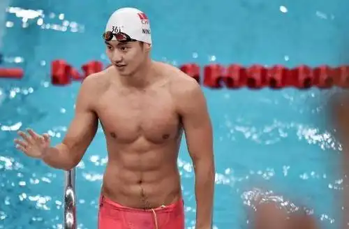 宁泽涛训练一天吐八次?