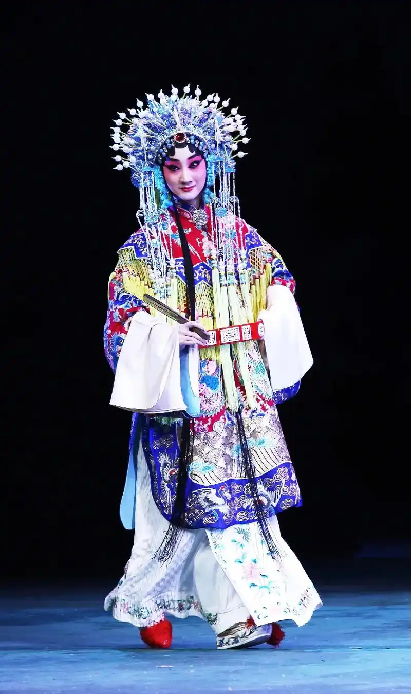 京剧演员窦晓璇舞台风采北京京剧院