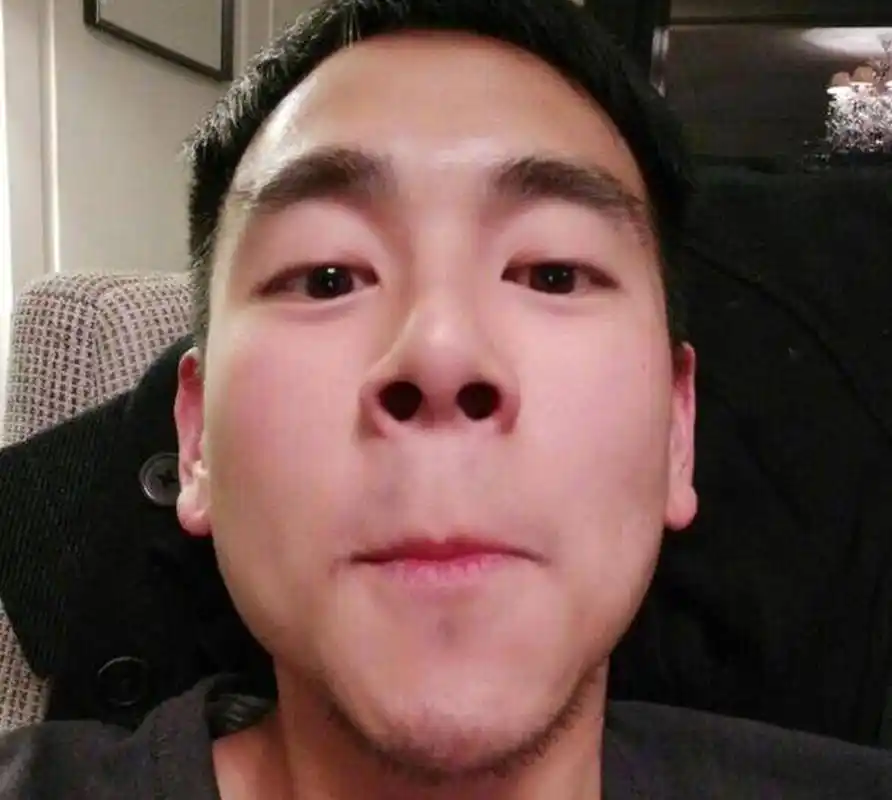 明星自拍哪家强?彭于晏拍鼻孔,范爷"女王蔑视",就服林更新!