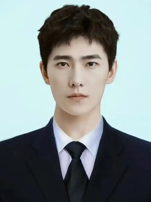 男明星证件照系列:杨洋任嘉伦又正又帅,最后却被肖战的惊艳到了