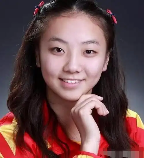 体操女神窦宝宝生日,杨鸣深夜高调示爱,最后娶的却是她