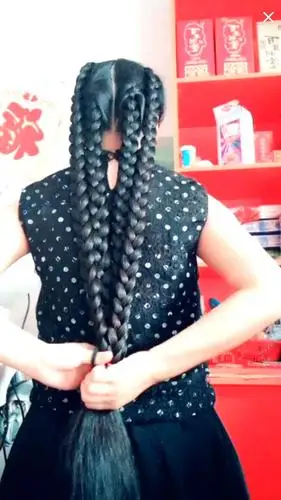 鱼头辣面的粗辫子 - [中国长发网]