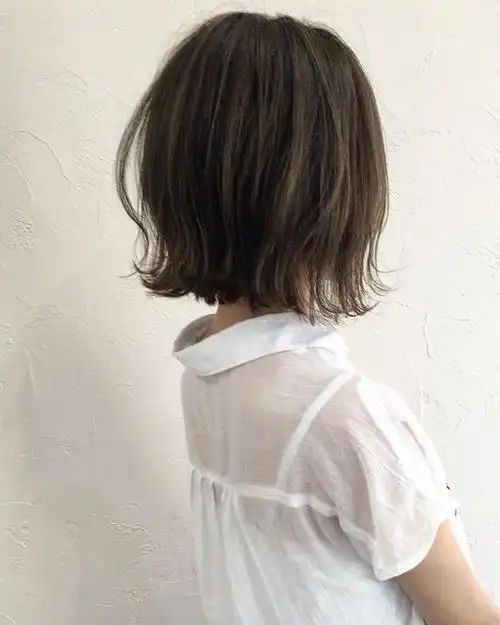 今天分享一组女性短发背面效果图,想剪短发的妹子可以参考一下.