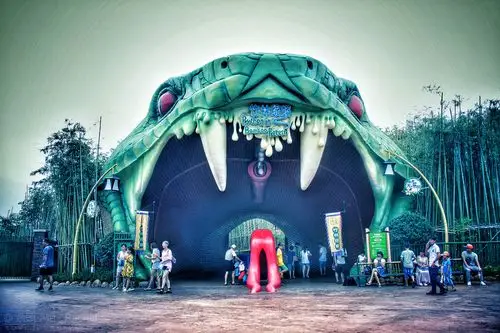 达到136码,真是吓到宝宝了,希望是听错,哈哈~云霄飞车:世界最高过山车