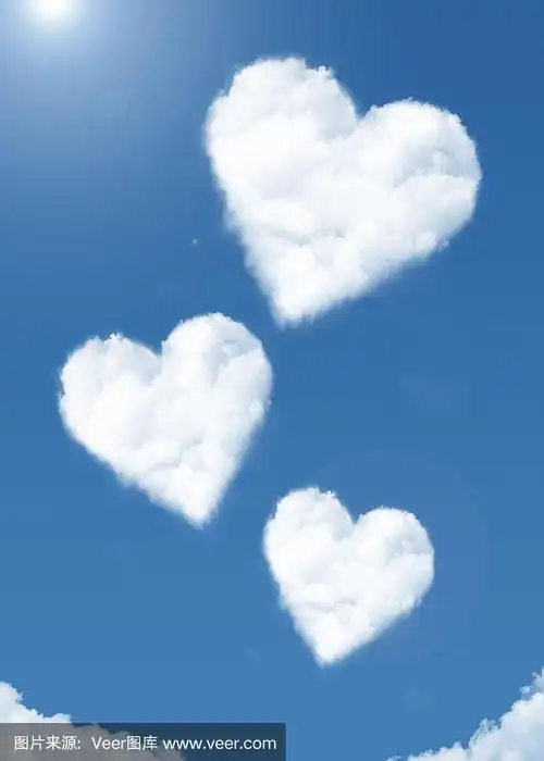 天空中心形的云