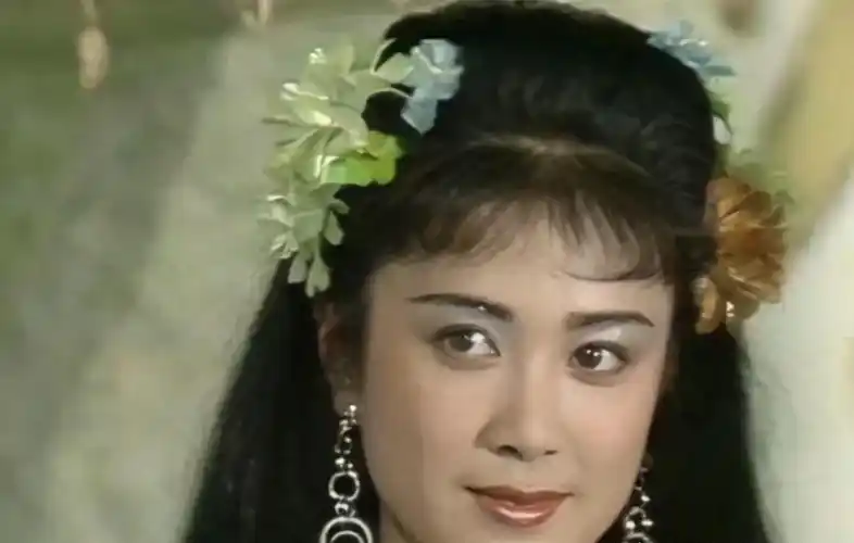 发现封神榜的王后商青君的扮演者徐娅,高颜值不逊色女主傅艺伟_妲己