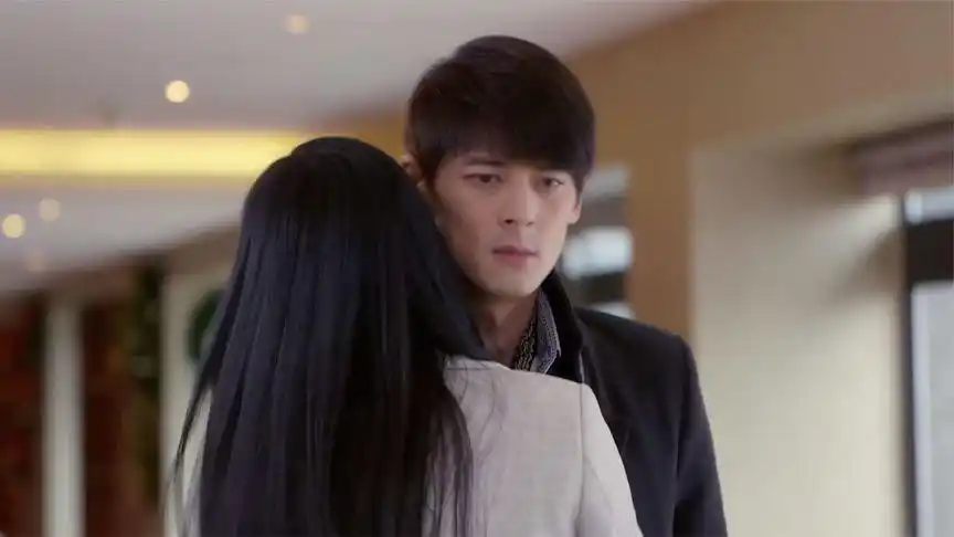 如果没有你女秘书辞职总裁舍不得最后抱一下不料被老婆看见