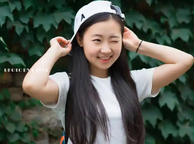 青纯美女小酒窝