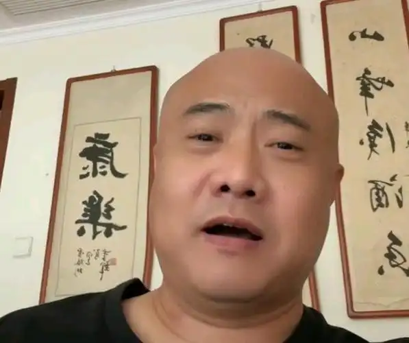 低保大爷喊话彬彬有礼,称给对方带了箱脐橙,对方回应意味深长
