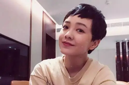 郭采洁脸部"变形"?不,她的短发才天天变形呢!