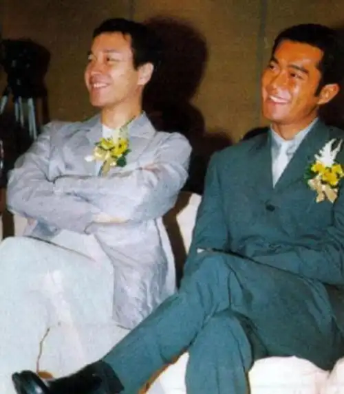 郑少秋和周润发谁的身高高一点,60岁周润发身材逆天