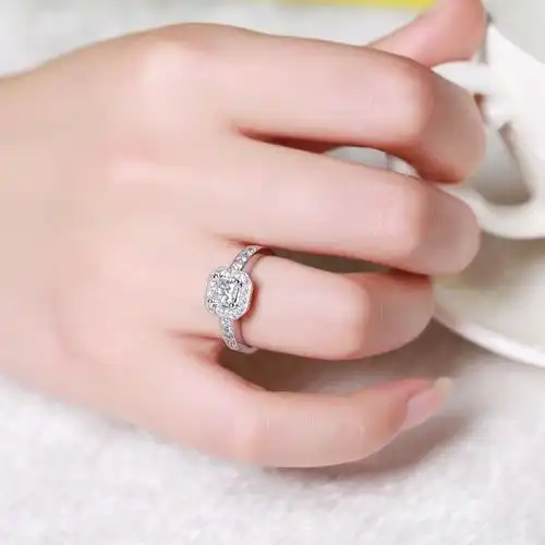 佐卡伊 公主方女款钻石结婚戒指 共60分d-e/vs