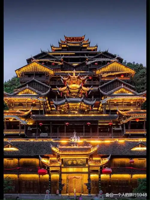 重庆,一座拥有悠久历史和丰富文化底蕴的城市,自秦朝起便作为巴郡而