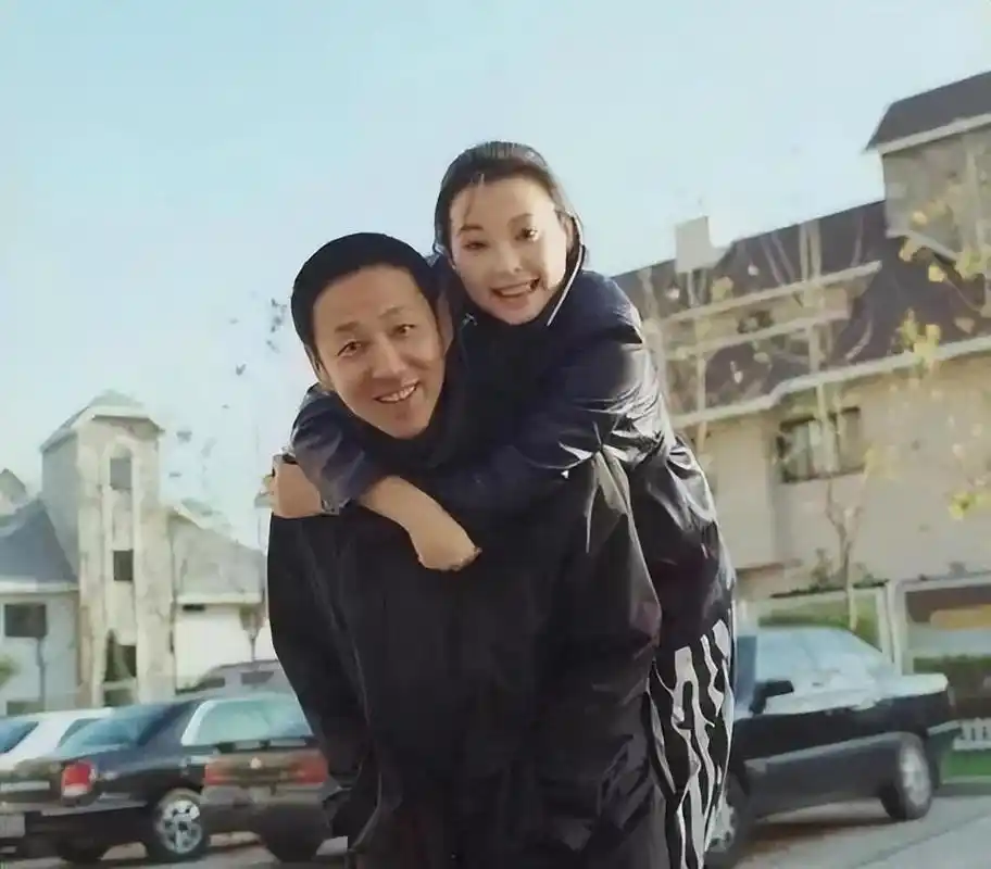 回顾央视主播杜宪曾低谷时嫁给陈道明41年后再看到底有多幸福