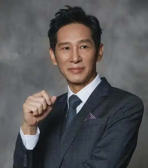 老戏骨王劲松被网爆不满粉丝用自己照片当头像连夜注销账号