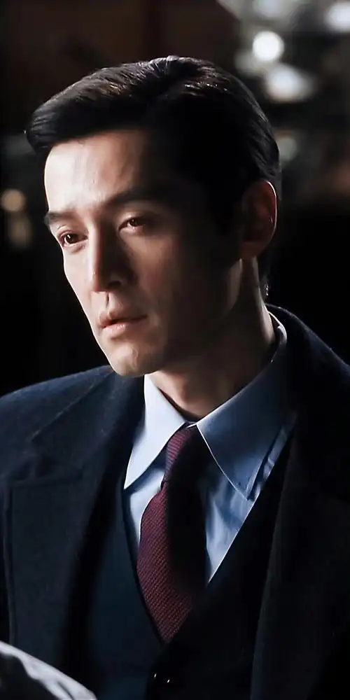 说到优秀的演员,《英雄之美 寸土寸心》导演第一时间想到的是胡歌