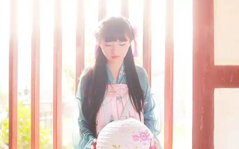 可爱汉服美女精致古风写真壁纸