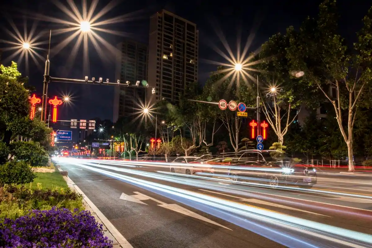 分享一组马路上的夜拍