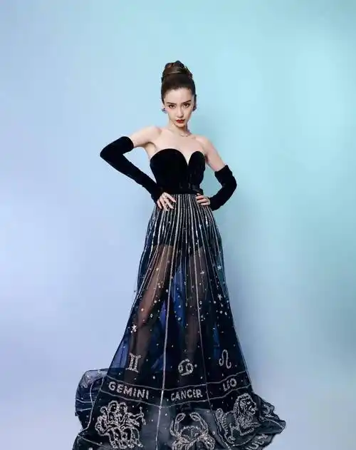 angelababy墨色天鹅绒抹胸星座裙造型,深v设计秀好身材性感妩媚