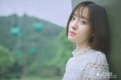 这种类型的女孩子,我觉得挺好看的.