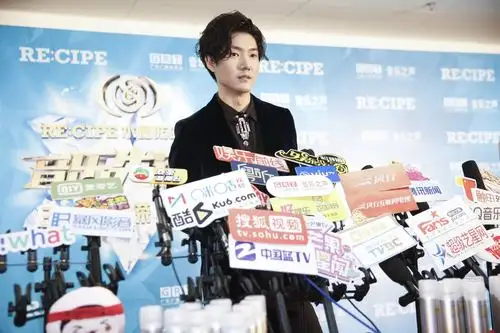 王晰音乐先锋榜荣获双奖 新歌首唱奏响爱国主旋律