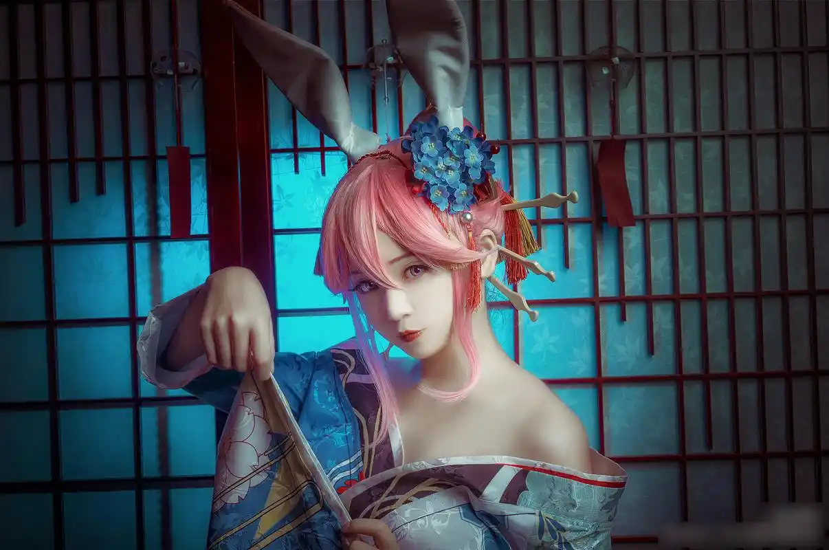 国人妹子扮演的崩坏学园角色八重樱!相当惊艳的一组cosplay作品