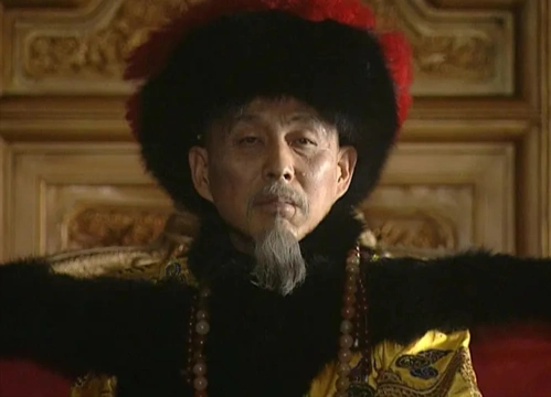 康熙王朝:陈道明拍戏临场发挥,狂扇自己一耳光,成就了一段经典