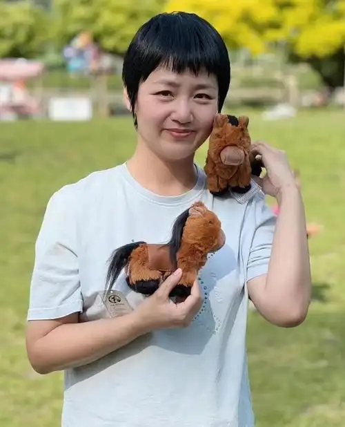 德云社于谦妻子发文,网友在线"告状",谦大爷这次玩掉底了