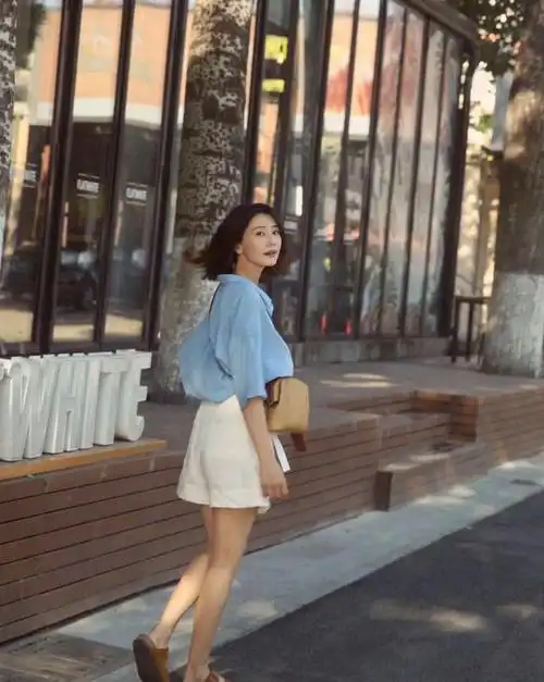 高圆圆休闲街拍女神范十足