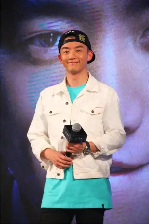 郑恺而立生日会许诺开始计划婚姻大事