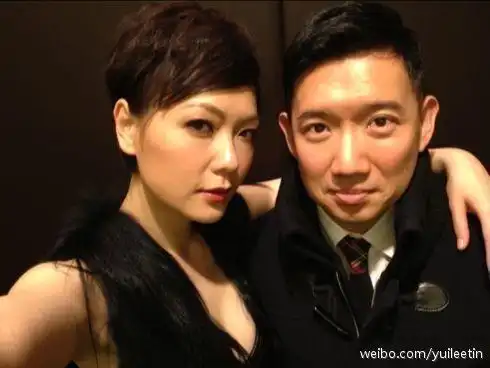 杜汶泽与田蕊妮恩爱合影